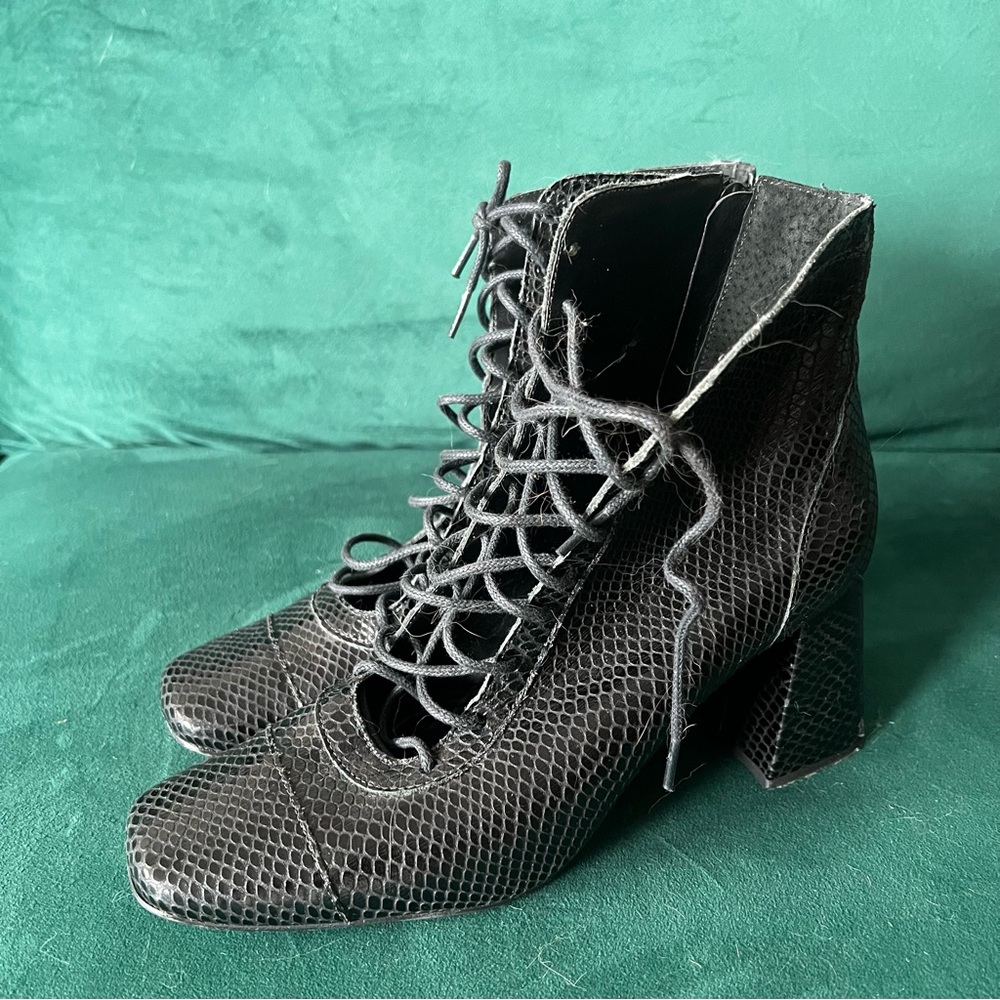 JH Juliana Heels Black Genuine Leather Black Lace up Ancle Boots Size 8B